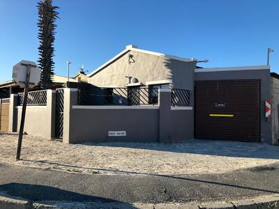 House For Rent in New Woodlands, Mitchells Plain