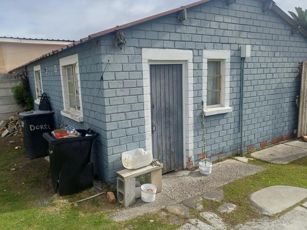 House For Sale in Ravensmead, Cape Town